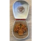 Брошь. Брошь из резного бакелита