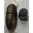Антикварный набор - наперсток (серебро) игольница (медная) СССР 1940г.
