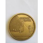 Памятная бронзовая настольная медаль. "Мемориал ветеранам Вьетнамской войны в Вашингтоне". США. Америка. м