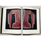 Книга Азербайджанская национальная одежда 1972 твердый переплет