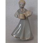 Девочка с кружками. Рига.