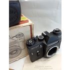 Зенит ЕТ фотоаппарат + коробка и докомуеты