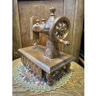 Шкатулка в виде швейной машинки, дерево, много лотов с рубля