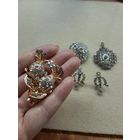 Брошь с кристаллами АБ