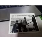 Редкая ч/б фотография Хоккеисты сборной СССР  Харламов, Михайлов, Давыдов поднимаются в Дворец спорта г.Минск оригинал