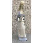 Фарфоровая статуэтка Девушка с собакой. Graefenthal. Германия. Высота 29 см.