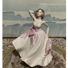 Статуэтка Дама со шляпой Coalport Англия костяной фарфор