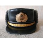 Фуражка сотрудников МВД РБ форменная из натуральной кожи комбинированная натуральной овчиной. Размер - 54.