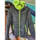 Куртка двусторонняя с капюшоном укороченная рр 46-48 спинка 68 рукав 63см