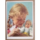 Девочка с куклой. Германия. 1950-60-е. Подписана