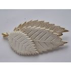 Брошь. Трилистник. Пластик