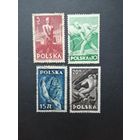 Польша 1947 Полная серия марок на вырезках "Профессии" (гашение без клея и наклеек, на одной есть след наклейки) Mi.472-475 каталог 1.10 евро