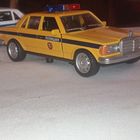 Машинки в коллекцию Мерседес 123 полиция