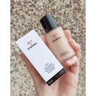 Тональная основа Chanel Nr. 1 de Chanel Red Camellia Revitalizing Foundation 30 ml в оттенке B20