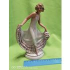 Фарфоровая статуэтка Германия танцовщица маленький скольчик носа старт с 1 рубля трёхдневный аукцион