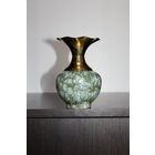 Фарфоровая, декоративная вазочка с металлическим горлышком.