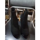 Полусапожки замшевые Karolina, 35 размер, на высокой шпильке.