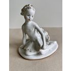 СТАТУЭТКА ФАРФОРОВАЯ "БАЛЕРИНА  ДАШЕНЬКА". ЛФЗ. ВЫСОТА 13 СМ. СМ.ФОТО, КЛЕЙМА И ОПИСАНИЕ.