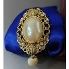 Крупная винтажная брошь. Под жемчуг. Замок с предохранителем. Состояние Люкс.