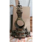 Подчасник старинный для каминных часов на львиных лапах, латунь