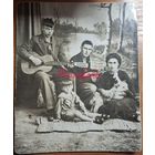1930-е Музыканты гитара мандолина собачка студийное фото типажи ретро