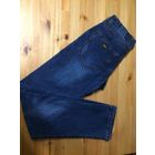 Стильные джинсы на 44-46 размер, состояние новых. Не подошли по размеру, качественные, плотные джинсы. Длина 102 см, ПОталии 41 см. Надеты один раз. Цвет насыщенно синий.