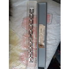 Браслет для часов в футляре, этикетка, ценник.