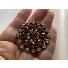 Брошь под Бронзу коньячные стразы Англия 60-е