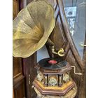 Шикарный граммофон, Европа, полностью исправен, клеймо, много лотов с рубля