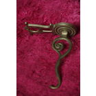 Вешалка - крючок , латунь  ( высота 9 см , глубина 11,5 см )