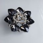 Брошь винтажная  крупная в форме цветка. Ручная работа. Стекло. Фианиты.5 см.