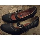 Стильные ,удобные туфли на танкетке