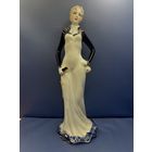 Статуэтка девушка фарфор