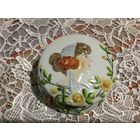 Шкатулка Редкая Дама с Цветком Рельефный фарфор Германия цена снижена!