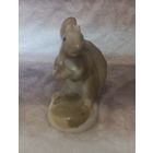 Статуэтка. Белка.