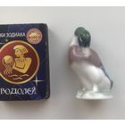 Статуэтка Селезень , фарфор. На основании имеются 2 скола.