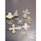 Старые религиозные предметы крестики образки