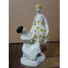 Статуэтка Примерка у швеи