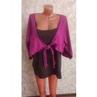 Хлопковая майка на 66-68 размер, интересна модель. Очень классно смотрится стройнит фигуру. + отлично тянется. Плотный хлопок. Цвет коричневый и фиолетовый. Хорошее состоние