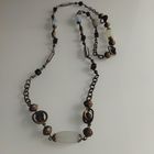 Колье винтажное. Античная бронза. Вставки молочного и цветного стекла. Возможно есть камни.  Сер. 20 в. 84 см.