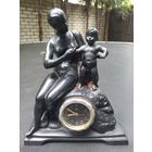 Часы настольные  материнство . Чугун. Аукцион с рубля!