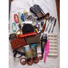 Разные вещи. С рубля.