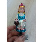 Елочные игрушки, стекло, красная шапочка на прищепке