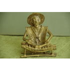 Статуэтка  латунная   (  высота 8,5 см , ширина 7 см )