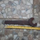 Старый гаечный ключ