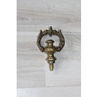 Латунный дверной молоток.