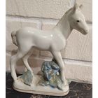 Фарфоровая статуэтка