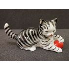 Статуэтка фарфоровая Кот с мясом, Германия