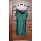 Красивая сорочка изумрудного цвета на 42-44 размер. Длина без учета шлеек 70 см, ПОгруди 45 см, ПОталии 41 см. Хорошее состояние.