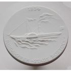 ГДР Фарфоровая медаль г Мейсон . Колёсный пароход " Город Росток" 1834 год